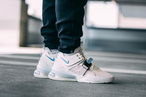 Nike Air Force 270